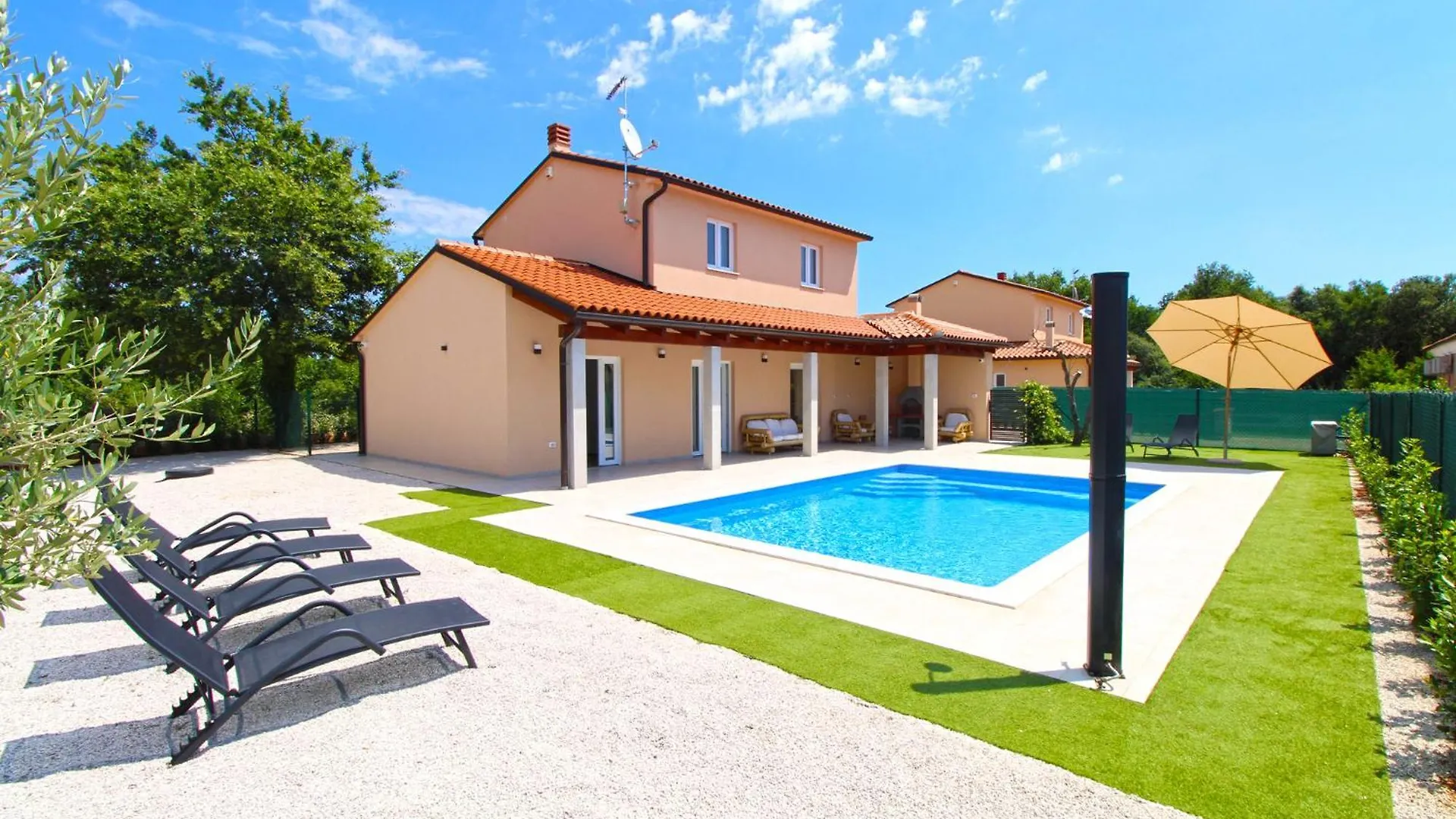 Villa Rose 2352 contacts